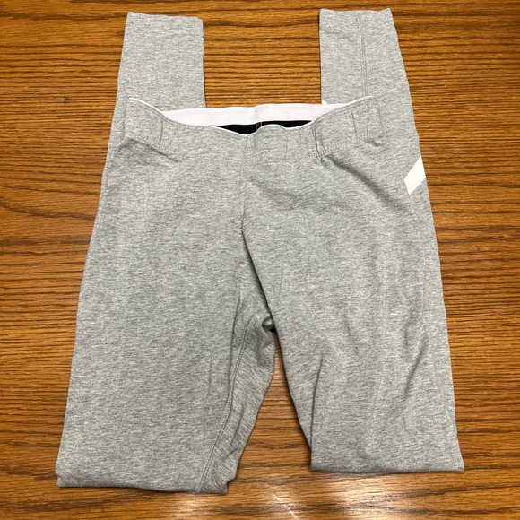 Nike Swoosh Leggings - Picture 4 of 7